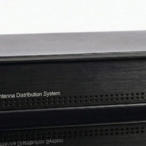 Distribuidor de Antena Ativo Relacart R-14D - Vista frontal